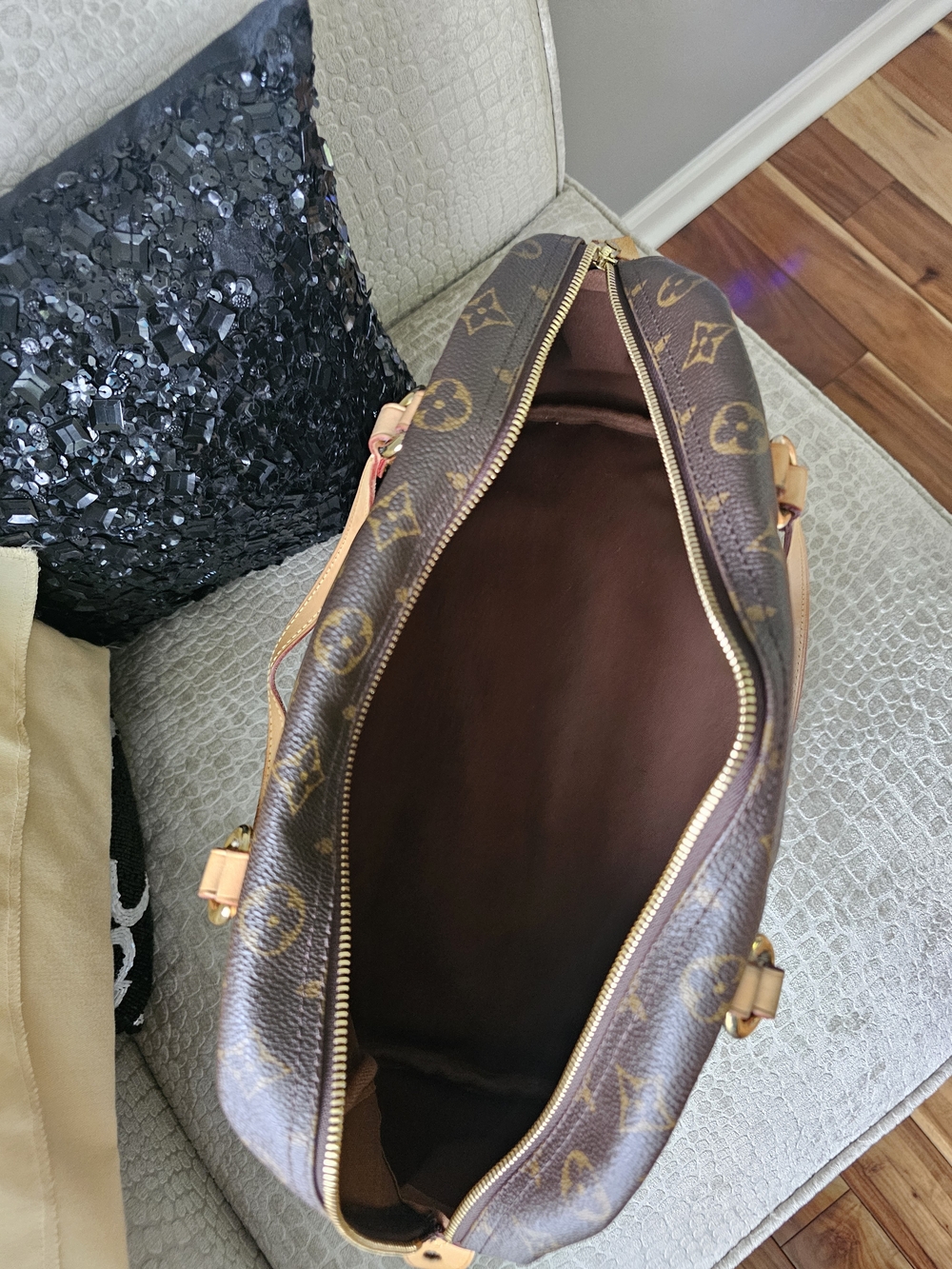 Louis Vuitton LV Monogram Montorgueil GM Vintage Pristine Condition - Picture 10 of 16